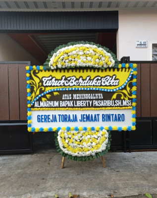 Papan Bunga Duka di Banyuanyar